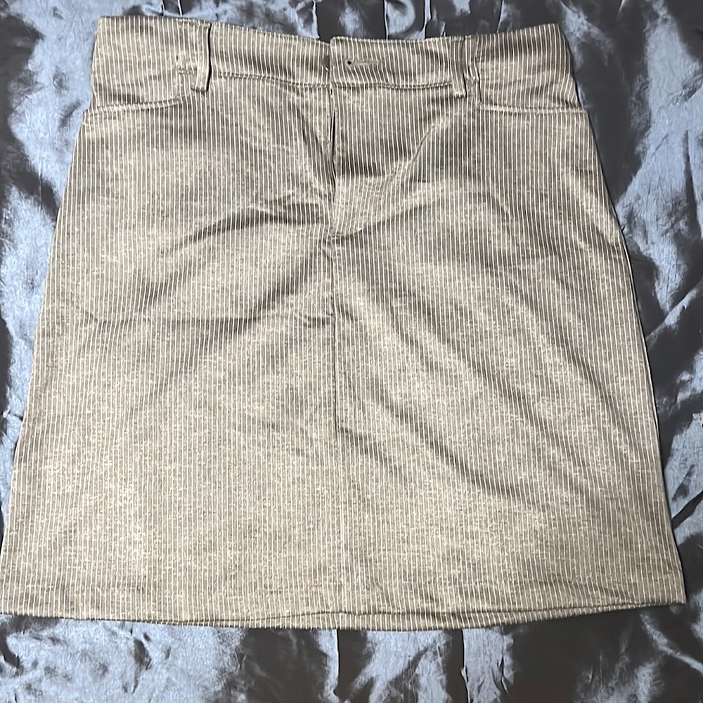 Gray and white pinstriped lee rider mini skirt